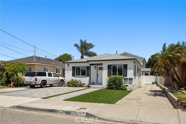 Building Photo - 4641 W 130th St