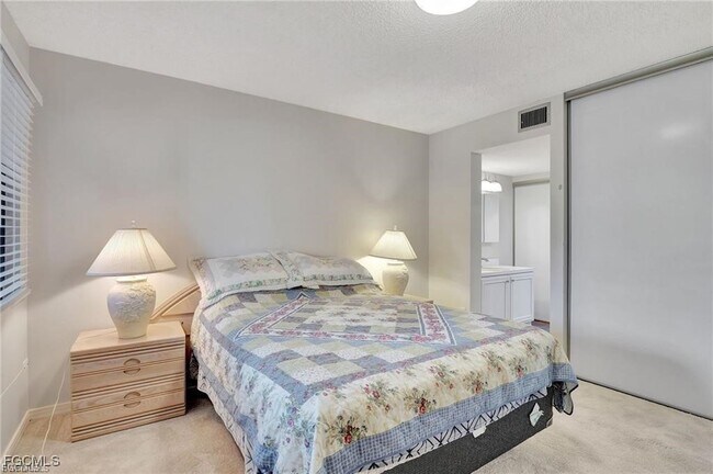 Building Photo - 7406 Lake Breeze Dr