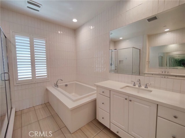 Building Photo - 14289 Hillcrest Dr
