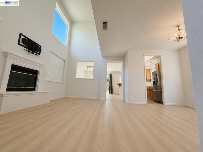 Building Photo - 5168 Academy Rd