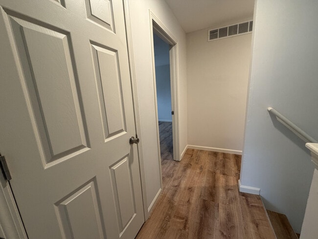 Building Photo - 1918 Mirtle Grove Ct