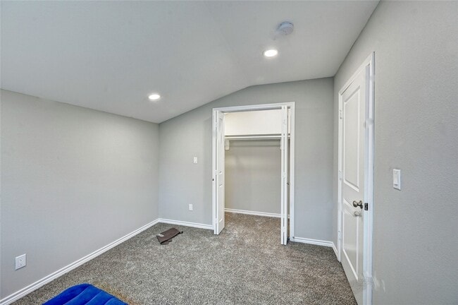 Building Photo - 268 Sunrise Dr