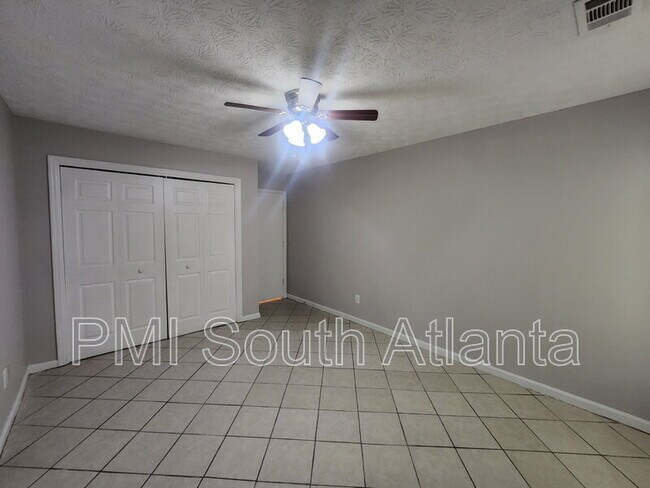 Building Photo - 107 Spring Ct