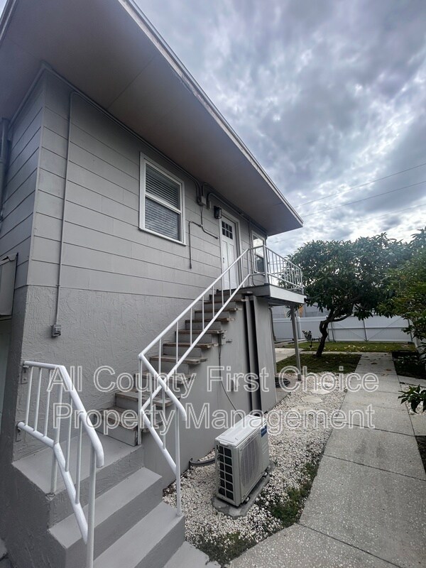 Building Photo - 2511 1/2 55th Ave N