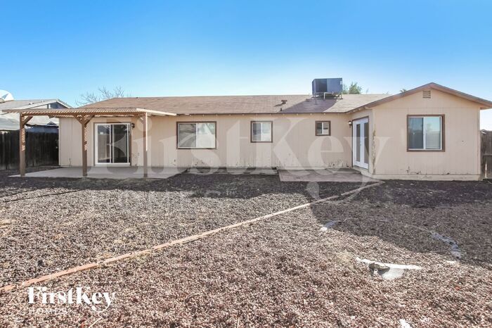 Building Photo - 3502 E Greenway Ln