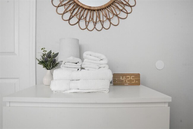 Building Photo - 1408 E Ridgewood St