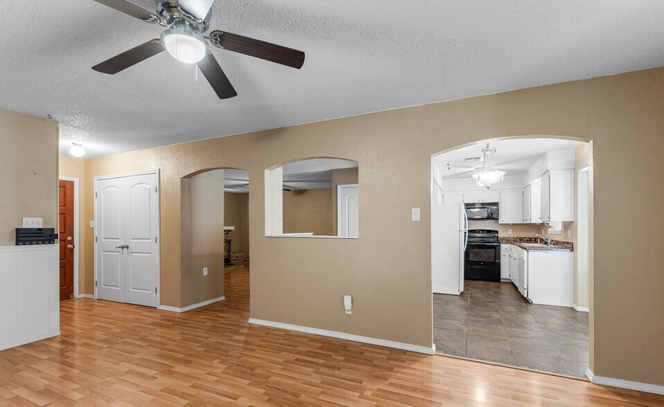 Building Photo - 216 Dirks Dr