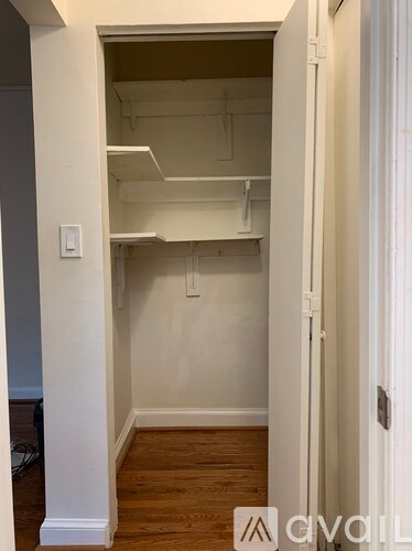 Closet 1 - 2032 Belmont Rd NW