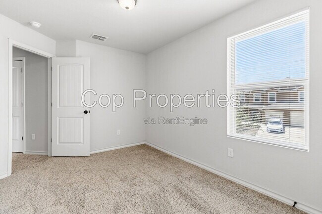 Building Photo - 6011 Jax Wy