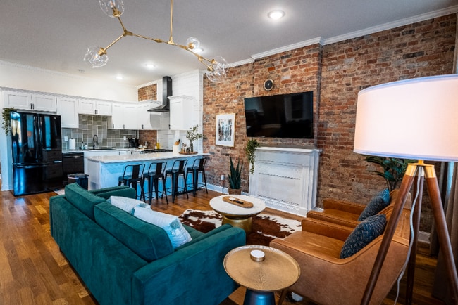 Building Photo - 836 Marshall St