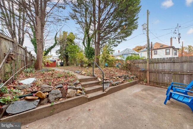 Building Photo - 517 Quincy St NW