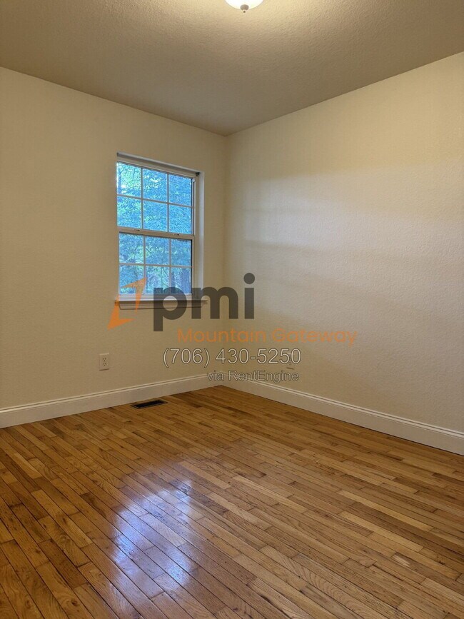 Building Photo - 78 Tall Oak Dr