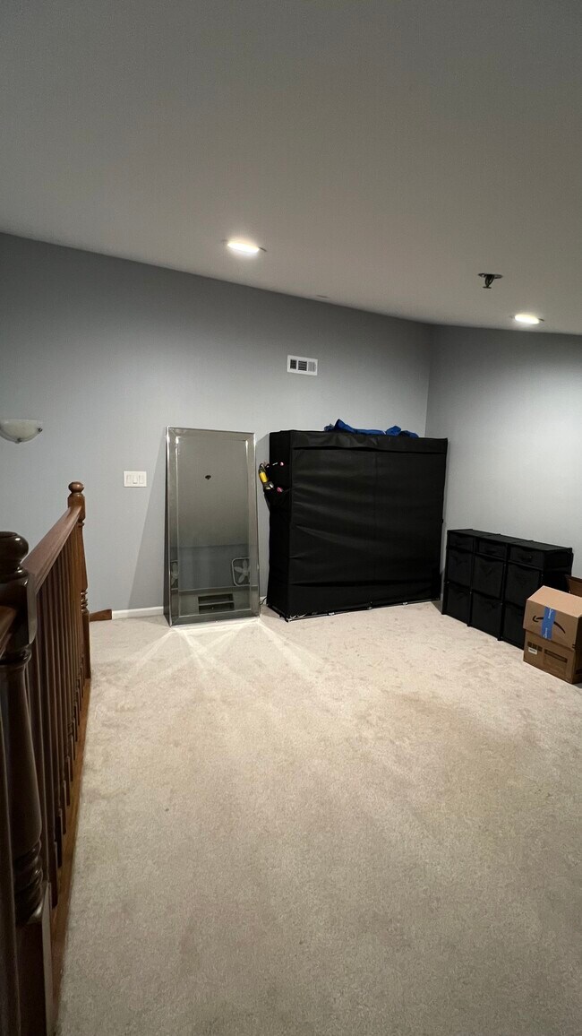 Building Photo - 475 Scots Dr