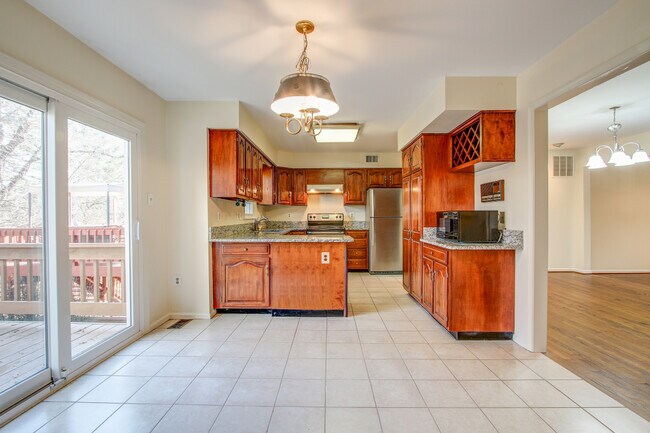 Building Photo - 7403 Crestberry Ln