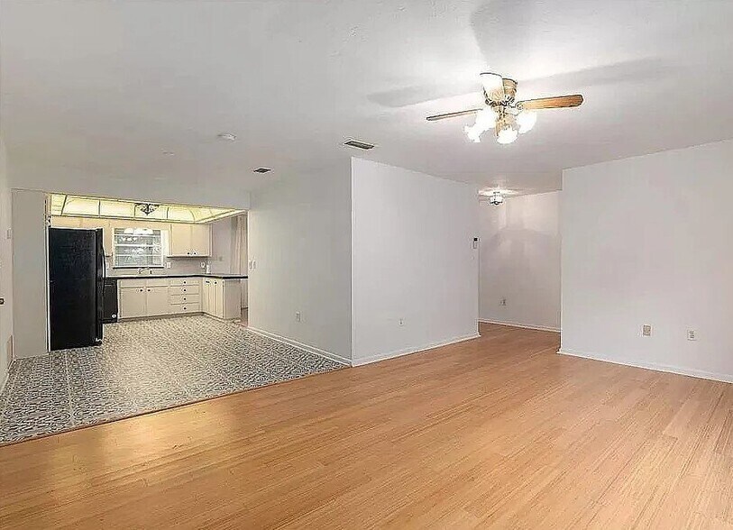 Building Photo - 4510 NW 31st Ave