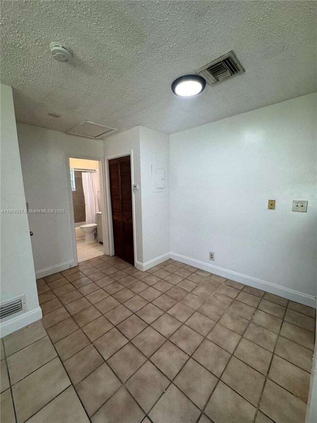 Building Photo - 1637 Johnson St