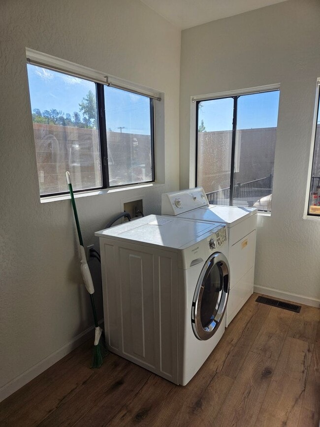 Building Photo - Charming 2-Bedroom + Loft • 1-Bath Rental ...