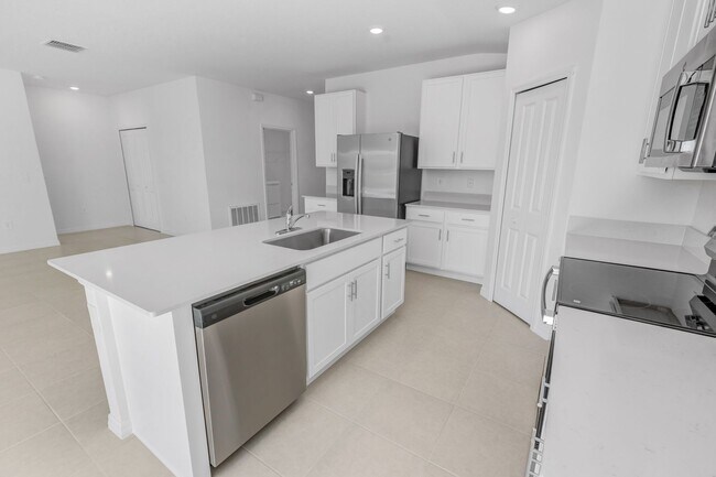 Building Photo - 2167 Lone Oak Ln