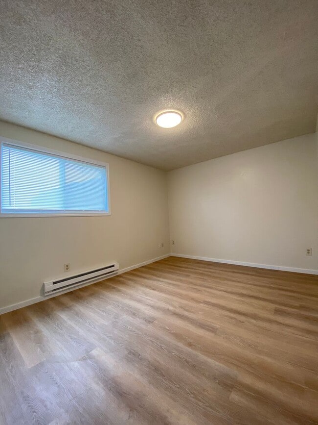 Building Photo - Charming 3 Bedroom 1 Bath Updated Home in Tacoma!