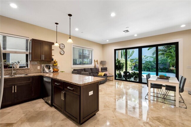 Building Photo - 3141 Day Ave