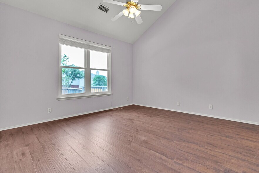 Building Photo - 21539 Encino Lookout