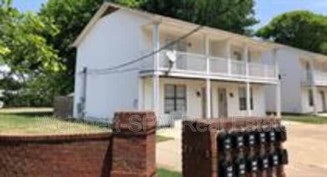 Primary Photo - 50 Villa Ln
