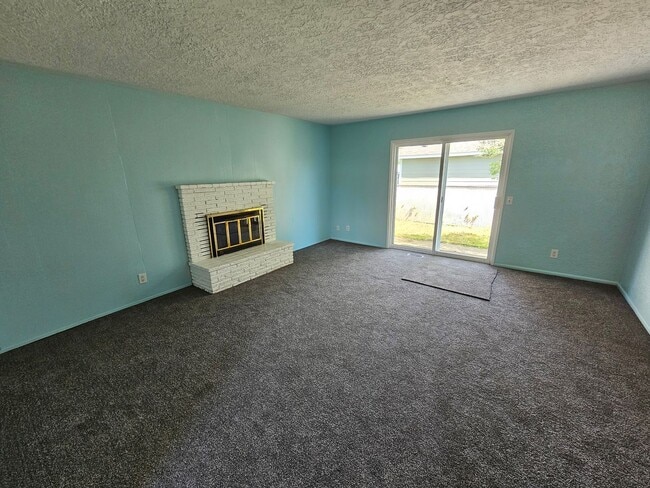 Building Photo - 407 G Ave