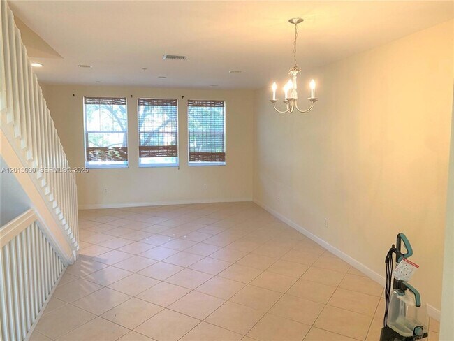 Building Photo - 690 Amador Ln