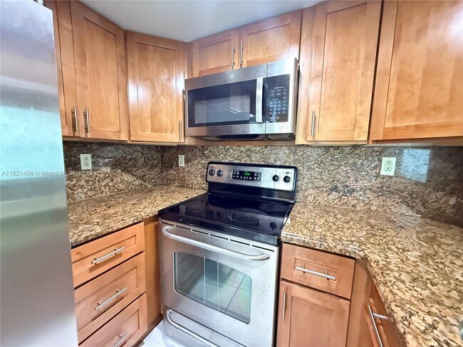Building Photo - 2075 SW 122nd Ave