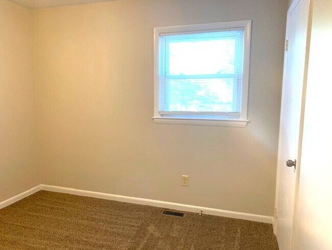 Building Photo - 50% OFF UNTIL 2026!  APPLICATION FEE ONLY ...