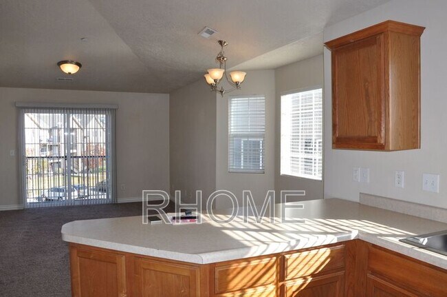 Building Photo - 1705 Westbury Way