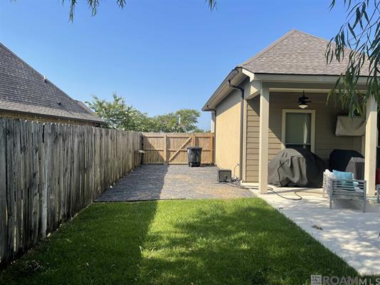 Building Photo - 11279 Hillpark Ave