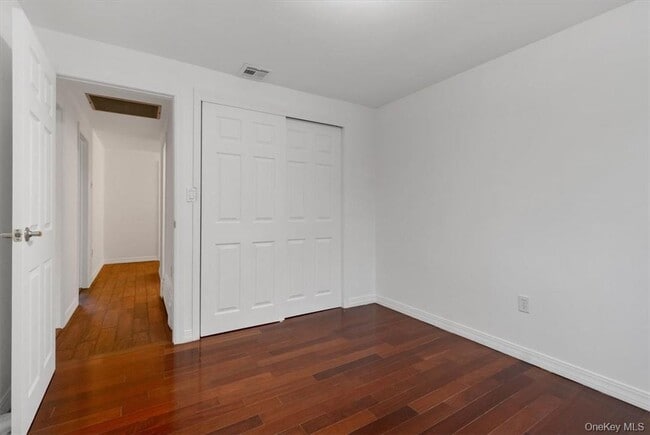 Building Photo - 1467 Goshen Turnpike