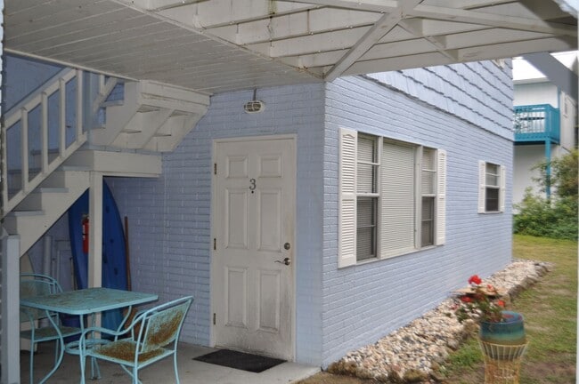 Building Photo - Flagler Beach get away!