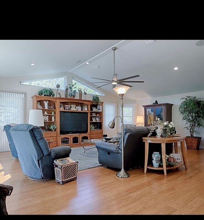 Building Photo - Spectacular Fully Furnished SEASONAL Home with Golf Course views and pool*