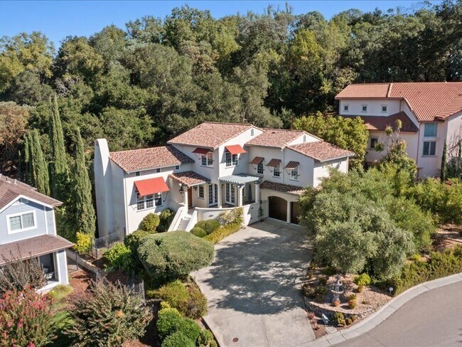 Building Photo - 265 Clear Ridge Dr