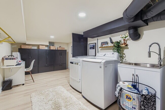 Building Photo - Charming 4-Bedroom Denver Home in West Hig...