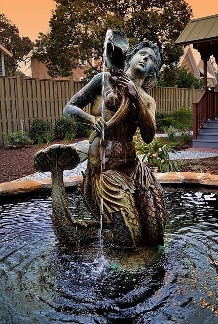 Building Photo - 802 Howe St