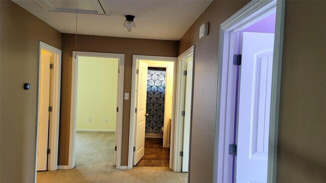 Building Photo - 303 Kati Ln
