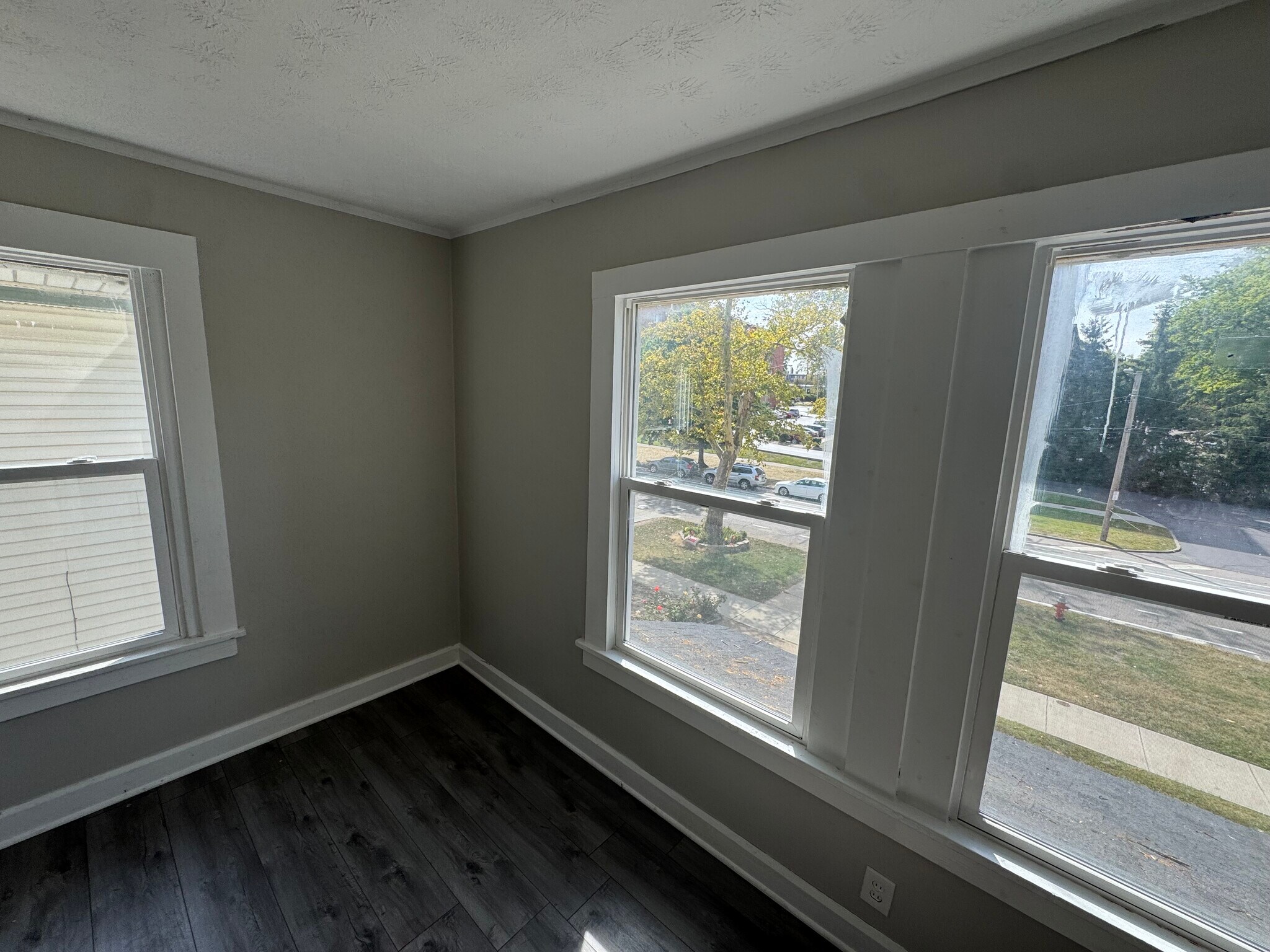 Building Photo - 1335 West Blvd