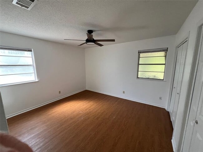 Building Photo - 8518 Woodstone Dr