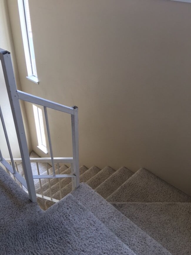 Building Photo - 3 Bedroom Townhouse in Yuba City- AVAILABLE NOW!!