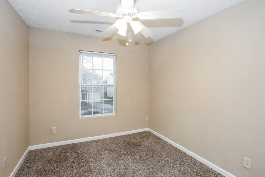 Building Photo - 834 Littleton Dr