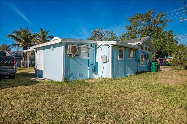 Building Photo - 4504 Oakley St