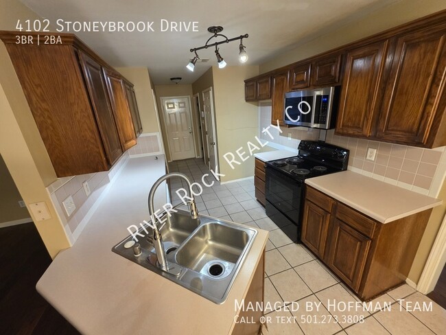 Building Photo - 4102 Stoneybrook Dr