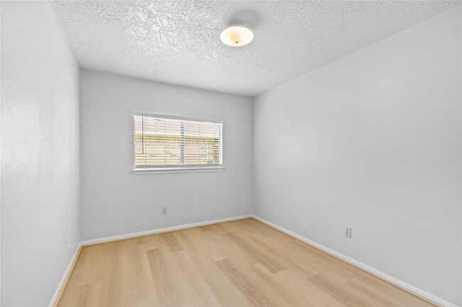 Building Photo - 8118 Vista Del Sol Dr