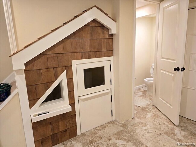 Building Photo - 18041 Fairway