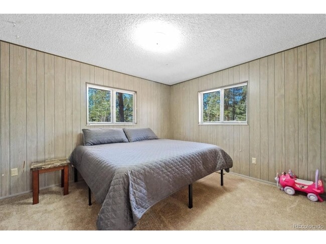 Building Photo - 832 Spring Valley Dr