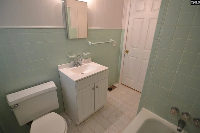 Building Photo - 68 Belvedere Ct