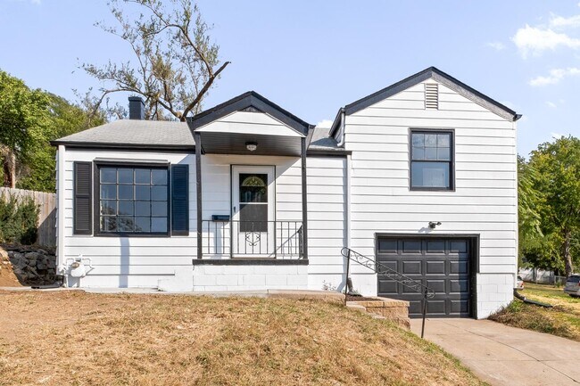 Building Photo - 3501 N 54th St
